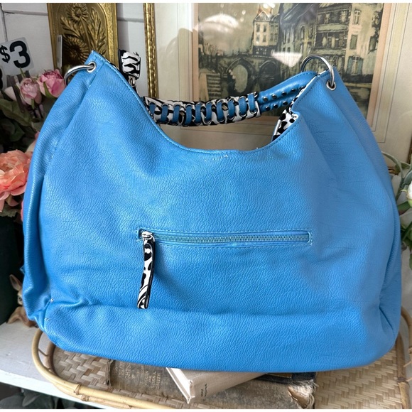 Large Blue hobo shoulder bag, features a distinctive tiered, ruffled design - Picture 7 of 8